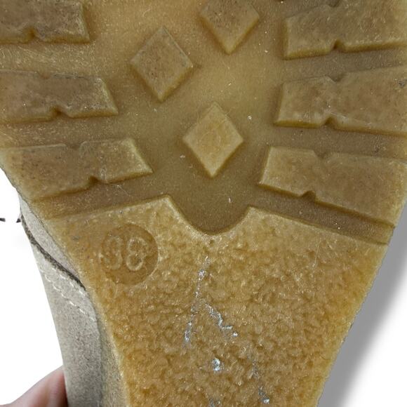 Boden Suede Wedge Ankle Boots Womens Size 38 7 7.5 Beige Lace Up Chukka - Picture 11 of 11